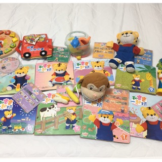 二手 巧連智寶寶版 2015年6月至2016年2月 9本書包含DVD、巧虎教具和7項教具 如圖8 Food超人寶貝故事機