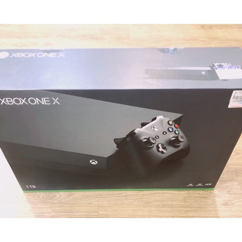 二手九成新❤️XBOX ONE X 1TB主機+4支無線搖桿⭕️歡迎議價哦❤️