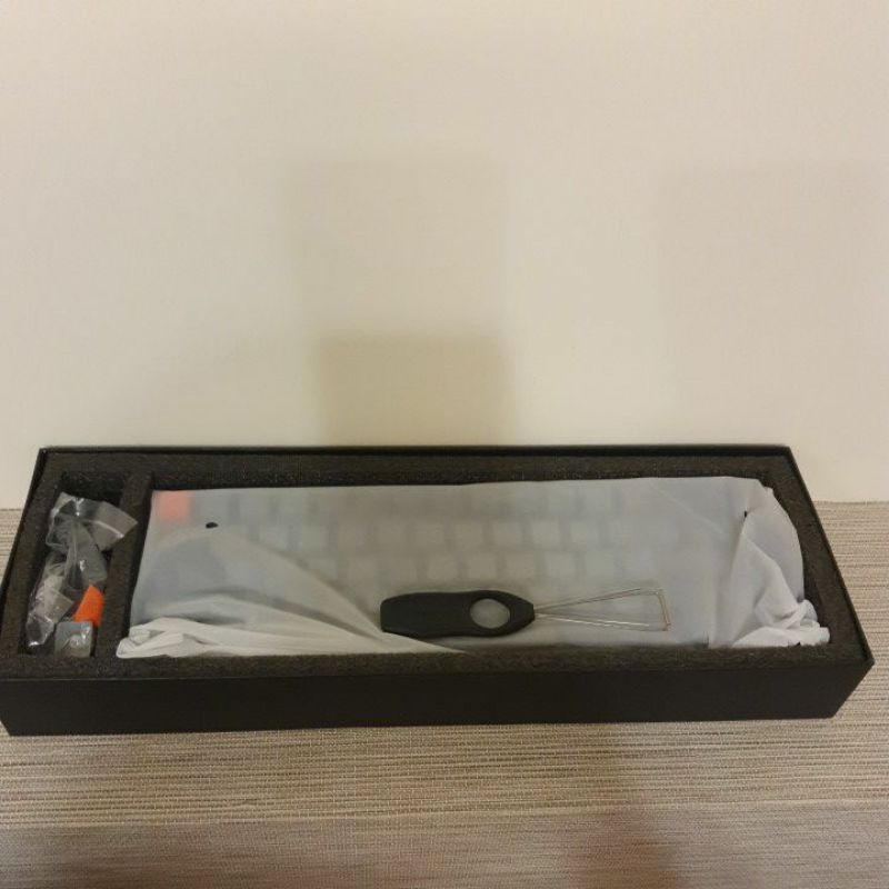 京東京造K6 (同 KEYCHRON K6，一模一樣的貼牌) 機械鍵盤 藍牙雙模 白光 紅軸 適合MAC