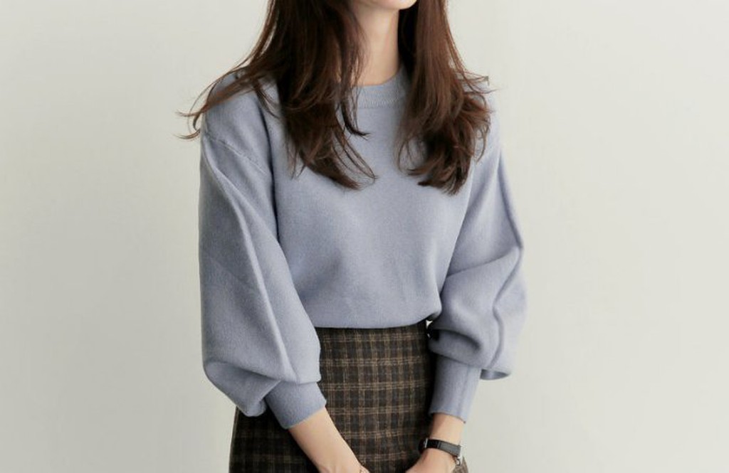 *~JC衣物館~*轉賣❤韓國空運平行輸入❤溫暖灰，水蜜桃羊毛燈籠袖造型短版毛衣，好穿舒服可愛。