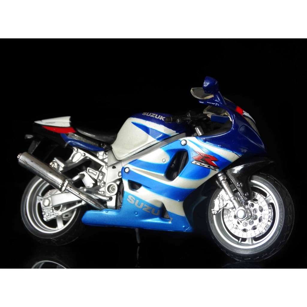 A-87 現狀品 ： 1/18 MAISTO 鈴木 SUZUKI GSX R750　富貴玩具店