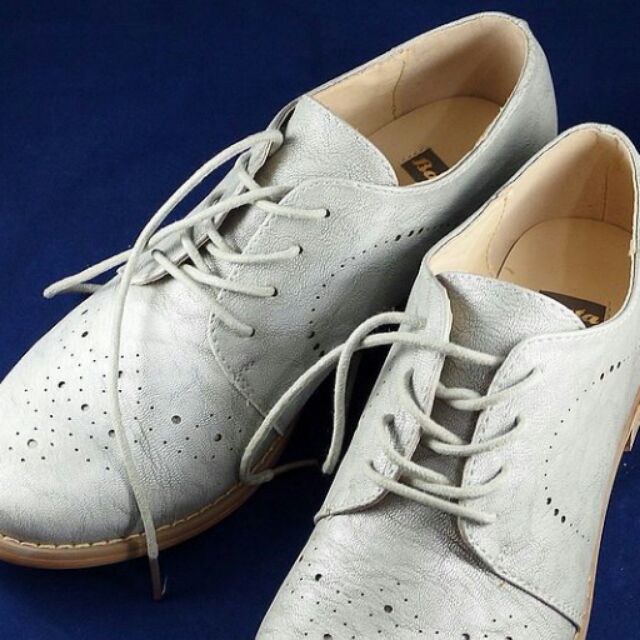 捷克國寶級製鞋名牌"Bata"銀灰色皮鞋