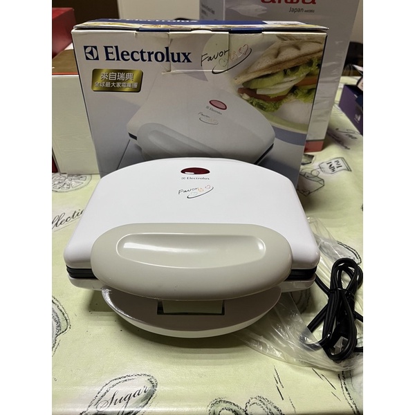 （9.5成新）伊萊克斯 Electrolux 烤三明治機、熱壓吐司機