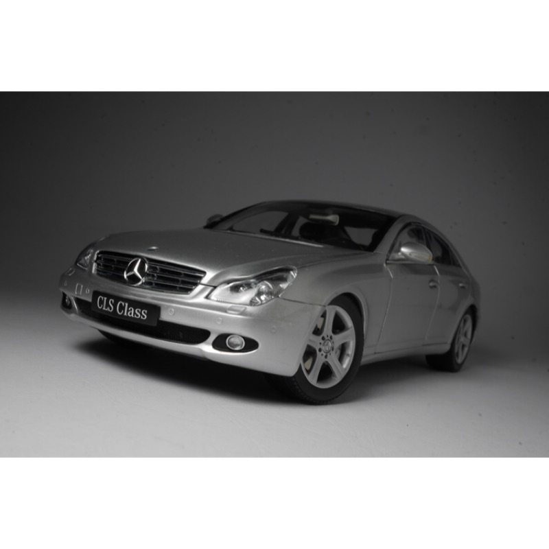 Kyosho 1:18 Mercedes Benz Cls 銀