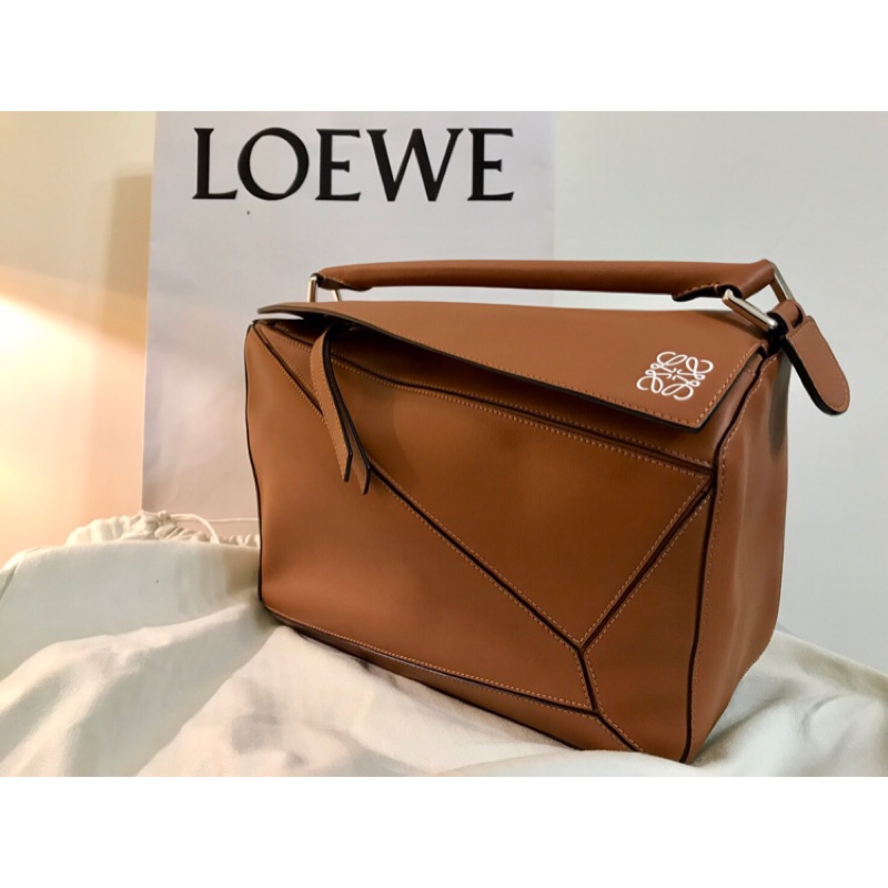 [全新］Loewe 牛皮拼接兩用包附西班牙原廠收據、保證卡、防塵袋、店家名片 - Bolso Puzzle- 焦糖褐