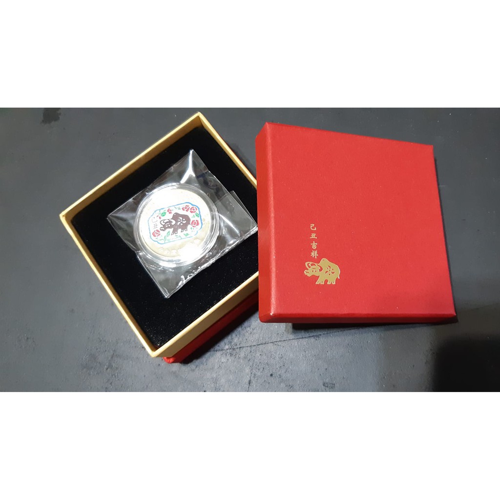 2009年 中央造幣廠 牛年，牛轉乾坤紀念銅章，彌月禮盒，紅包，限量紀念幣