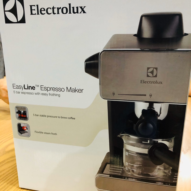 入門首選 全新 台灣公司貨 Electrolux 伊萊克斯 義式蒸氣咖啡機(EES1504K)