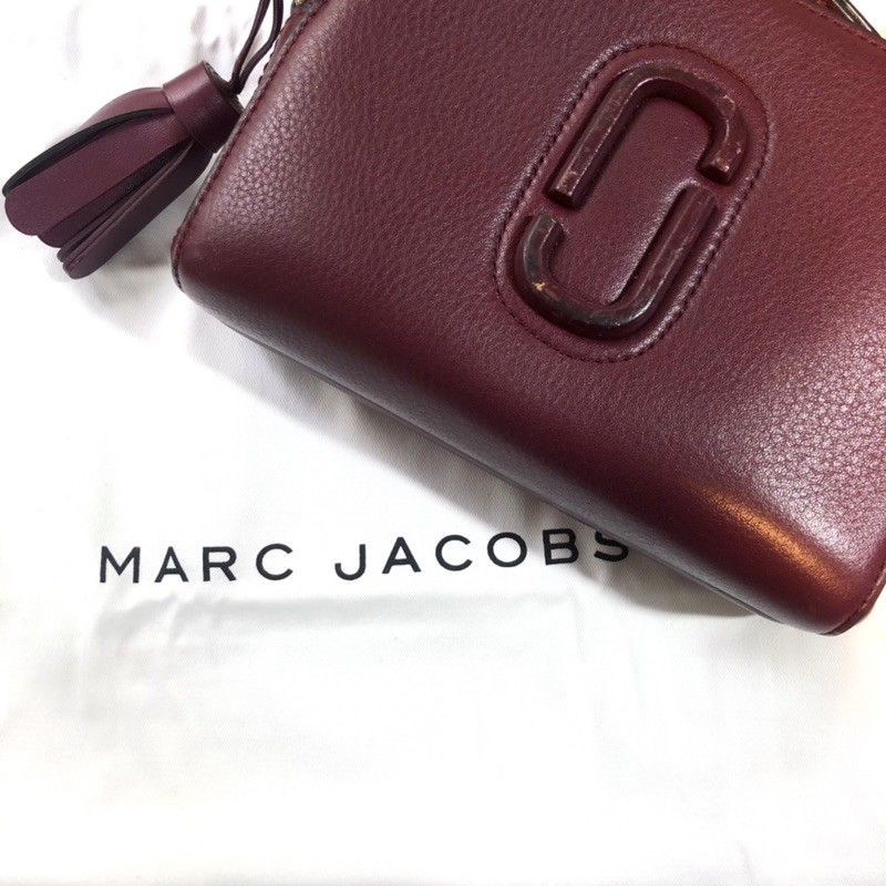 《二手》MARC JACOBS 半月包 相機包 酒紅色 肩背包 斜背包 側背包