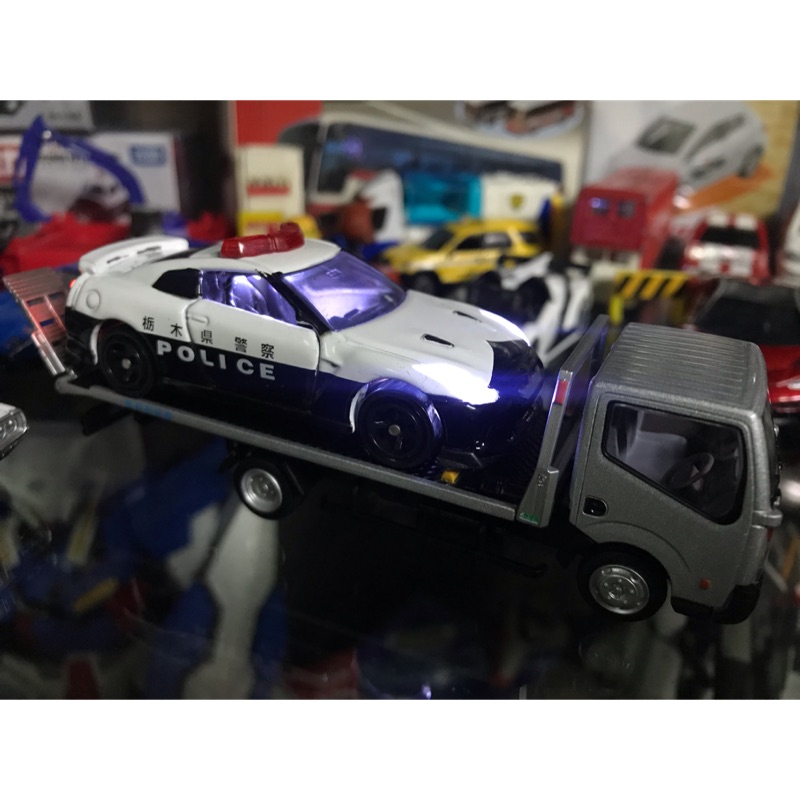 （獨家 ）Tomica no.105 Nissan GT-R警車 發光版