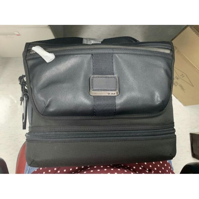 Tumi travis hot sale