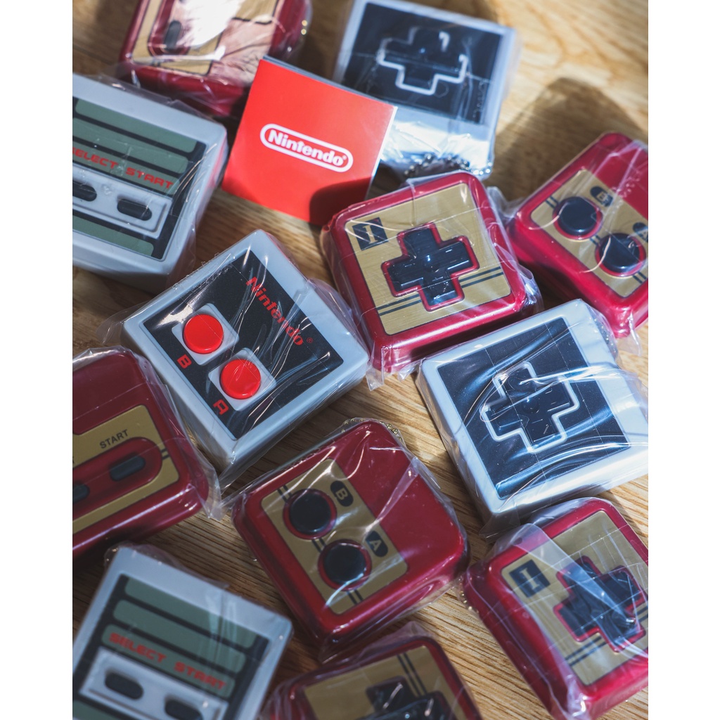 現貨 日本涉谷店限定 任天堂 轉蛋 紅白機 NES 轉蛋 扭蛋 把手 搖桿  Nintendo 控制器 遊戲機 吊飾