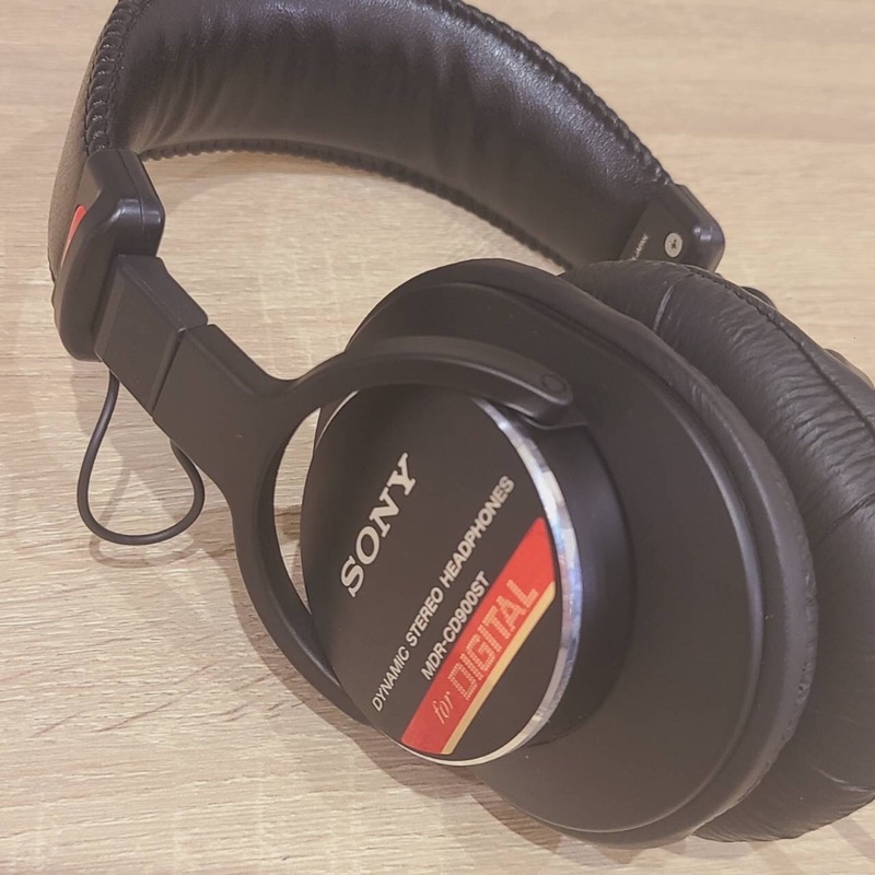 SONY 音樂業界專用監聽耳機 MDR-CD900ST （二手）