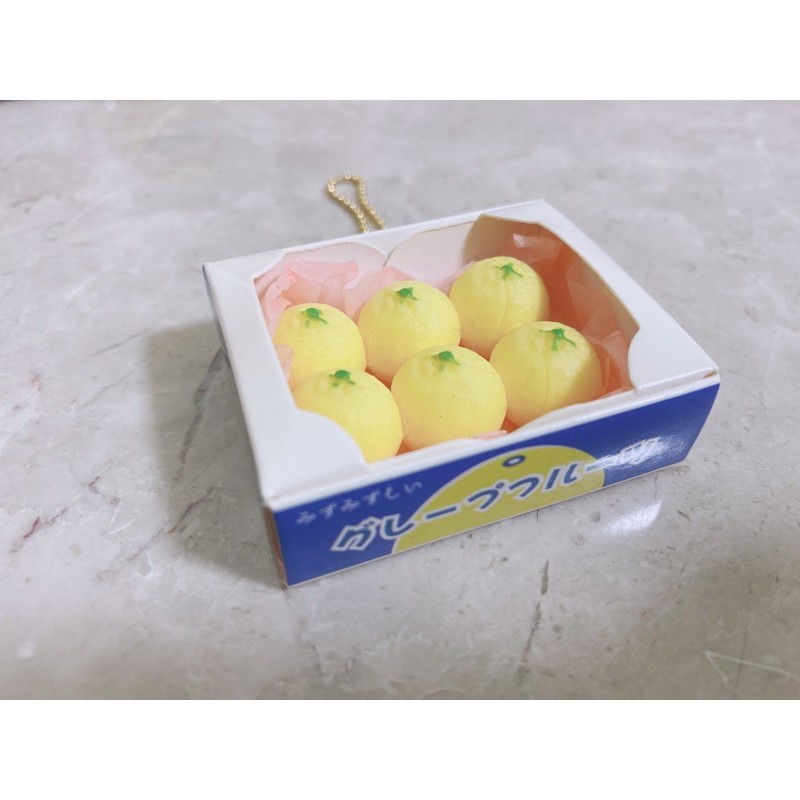 ［狐狸小屋🦊］擬真水果扭蛋 葡萄柚禮盒～*擬真食物 吊飾 日本扭 出清商品