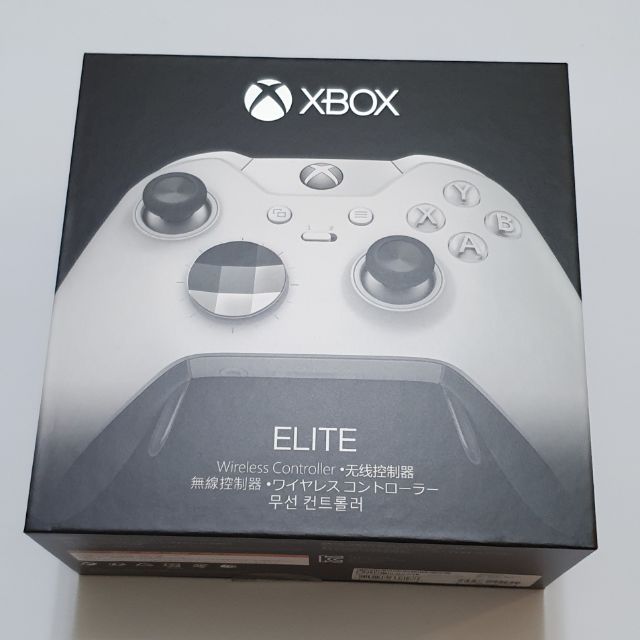Xbox Elite 無線控制器 – 白色特別版

二手