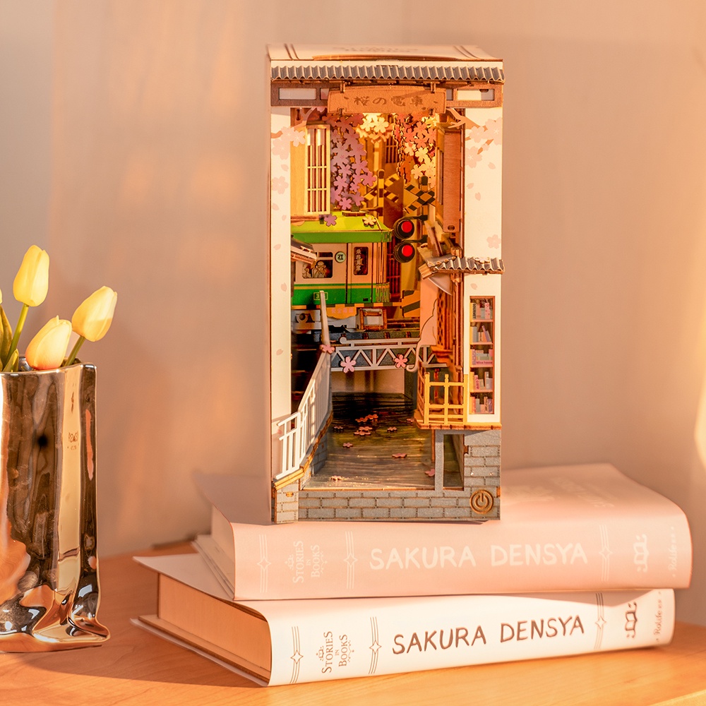 Robotime Rolife DIY Book Nook 日本櫻花 Densya 書籍系列木製微型房屋帶家具娃娃屋套件