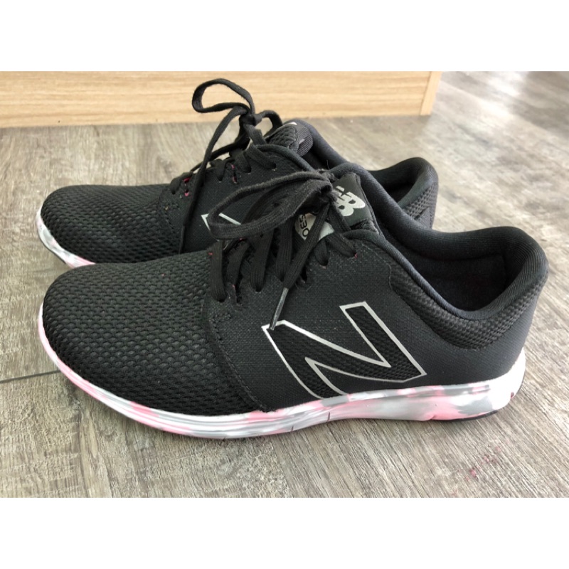 New Balance NB 黑 輕量避震慢跑鞋 女款 迷彩 二手 W530RK2 九成新（內附實品圖）附鞋盒