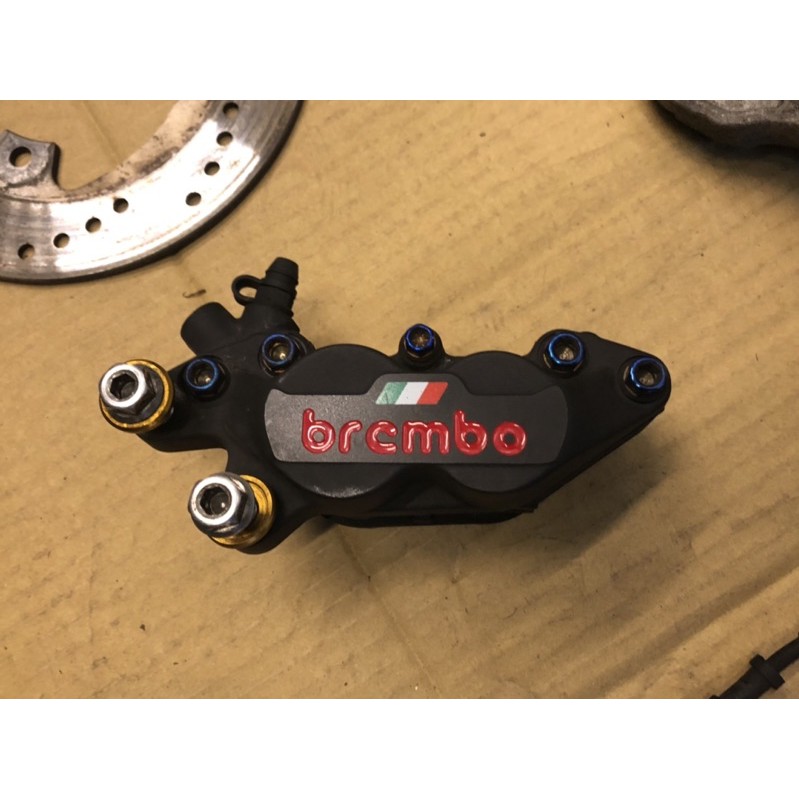 「完美-中古品」限量版brembo對四國旗版卡鉗