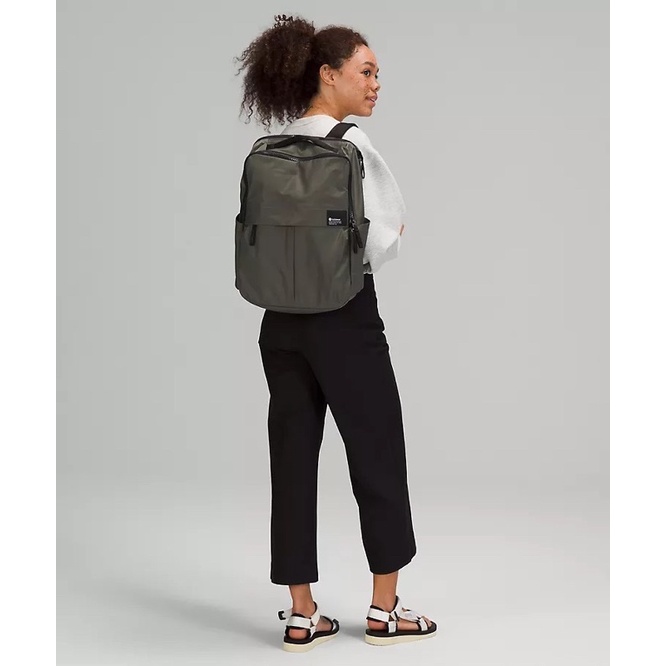 🇨🇦 Lululemon 後背包-23L 男女都可以背 “Everyday Backpack 2.0”-兩色（綠/黑）