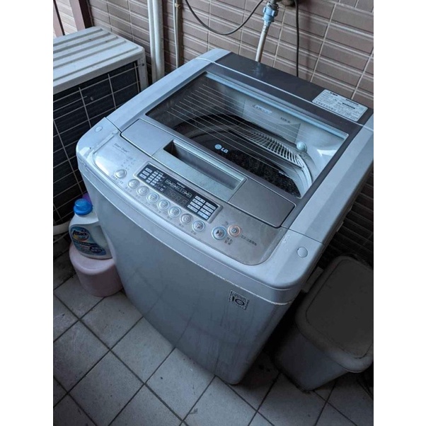 2014年，二手中古樂金LG10公斤變頻洗衣機，2014年，型號WT-D102SG，保固三個月