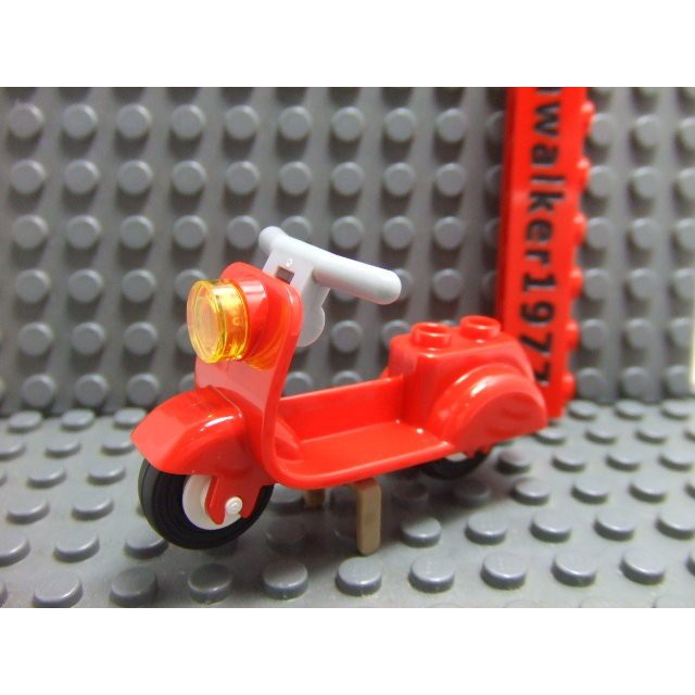 【積木2010-載具】Lego 樂高-全新- 紅色偉士牌/機車/速可達 (Red)(10243)