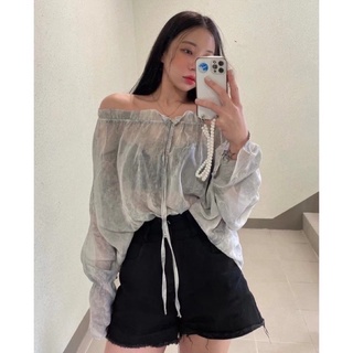 Winni shop韓國連線✈️正韓 渲染一字領雪紡上衣 暈染 露肩 繞頸 透膚 blouse 韓國代購 東大門 女裝