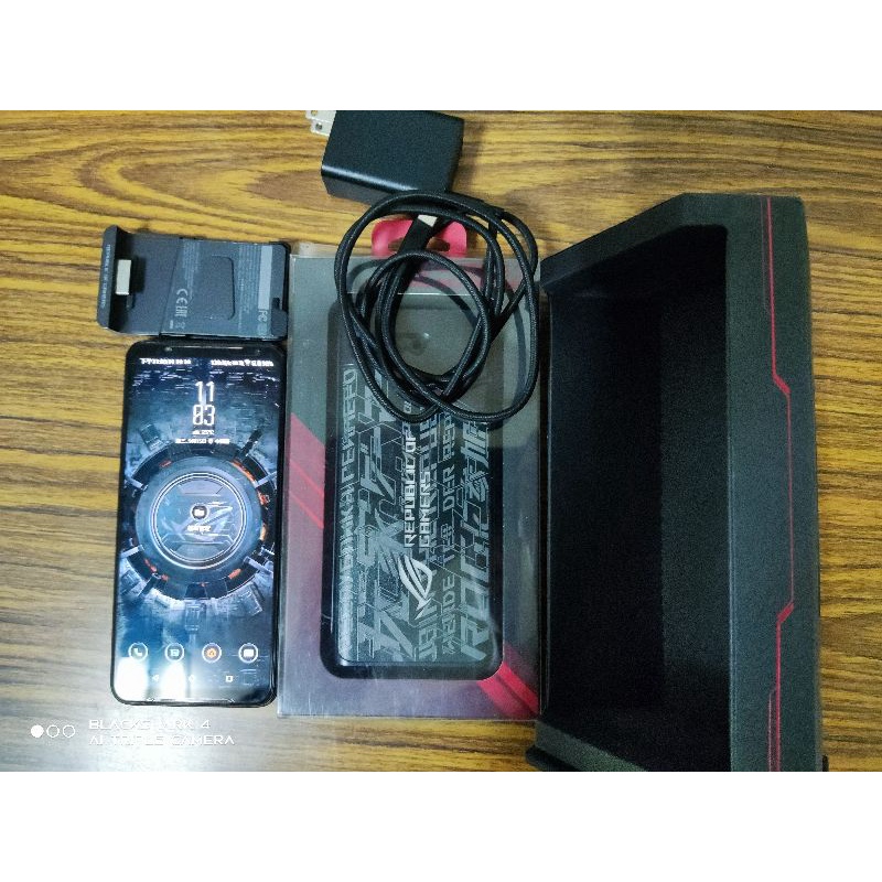 Rog phone II 12/512 台灣版 可議價