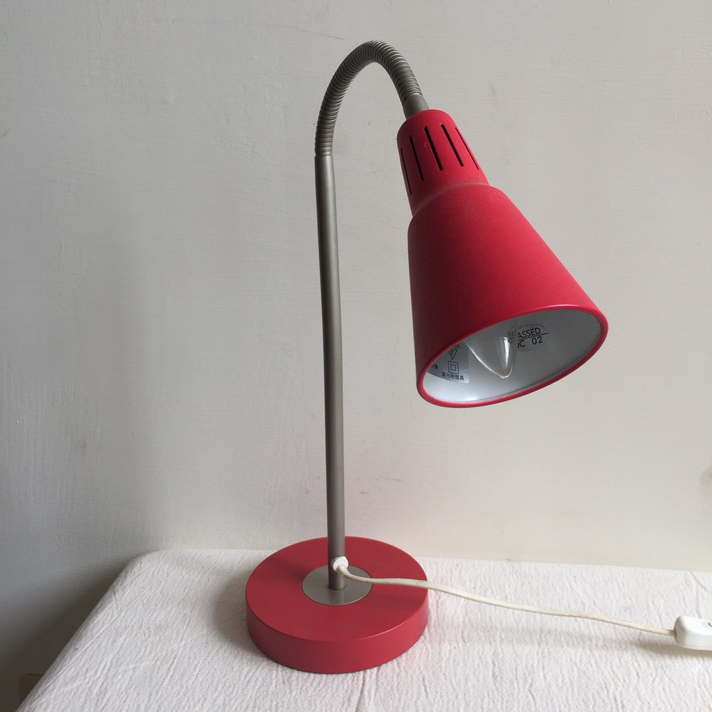 【非全新】IKEA 紅色檯燈 極簡設計 工作燈 桌燈 紅色 無附燈泡 立燈 燈具