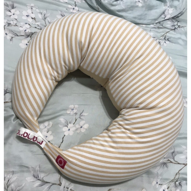 【Mamaway媽媽餵】  智慧調溫抗菌萬用枕-月亮枕(枕心+枕套)  哺乳枕