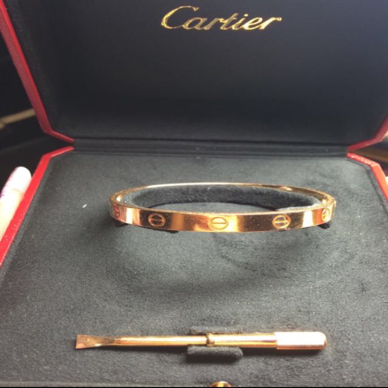 ）Cartier Love系列玫瑰金手環