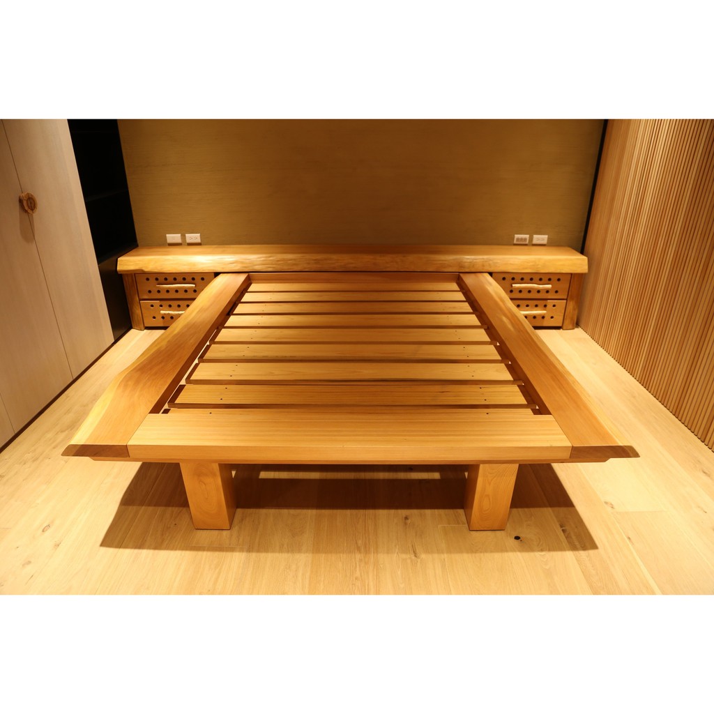 【小吳-客訂原木家具】寮國檜木雙人床架+床頭櫃-台南 原木 家具