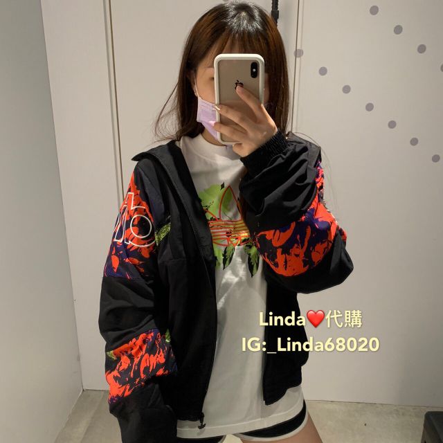 Linda❤️代購 Adidas Festivo 男 外套 風衣 愛迪達 三葉草 黑 紅 潑墨 GJ7772