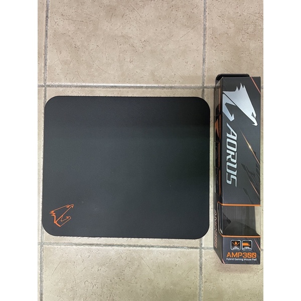 GIGABYTE 技嘉 AORUS AMP300 電競滑鼠墊 9.9成新