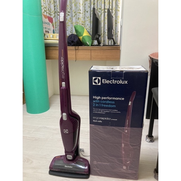 Electrolux zb3102 直立吸塵器 二手 需更換電池