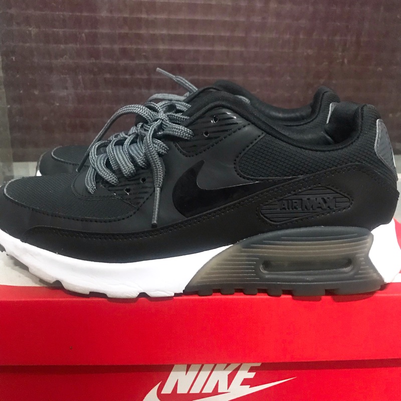 Nike air max 90 ultra essential 黑白款