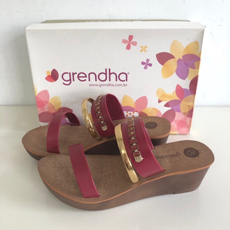 《現貨》Grendha 女生 拖鞋 巴西尺寸36，38（金屬風雙環 雙帶設計 一字 厚底 涼鞋－酒紅色）