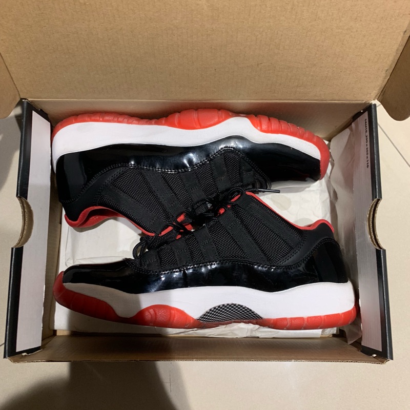 air jordan 11 low bred