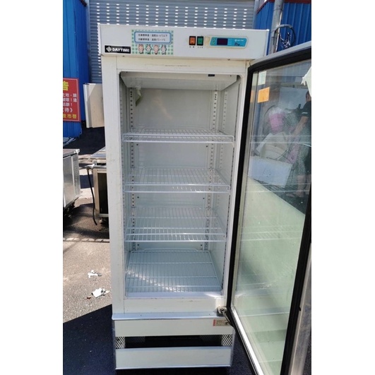 單門透明冷藏冰箱110v 400公升 $9000 尺寸：66-70-174