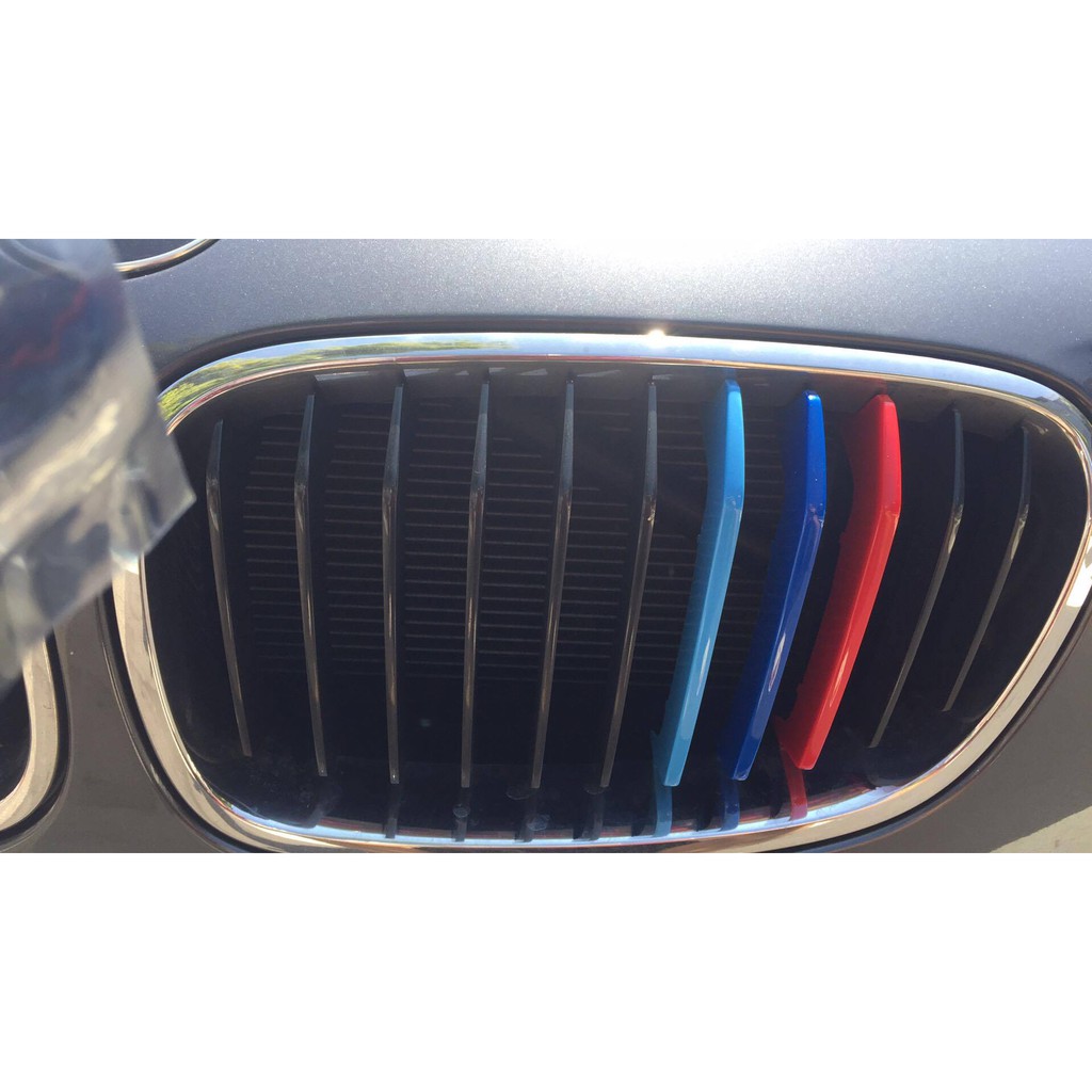 BMW 1系列F20 LIC小改款 專用 (水箱罩單邊11杆) 三色飾條
