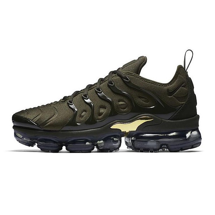 nike air vapormax plus black and green