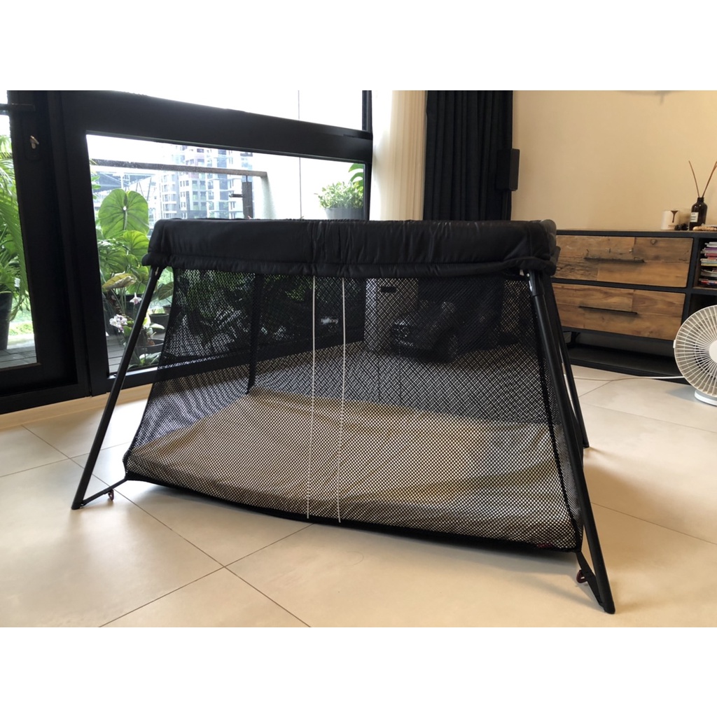 BabyBjorn Travel Crib Light超輕可攜帶旅行遊戲床