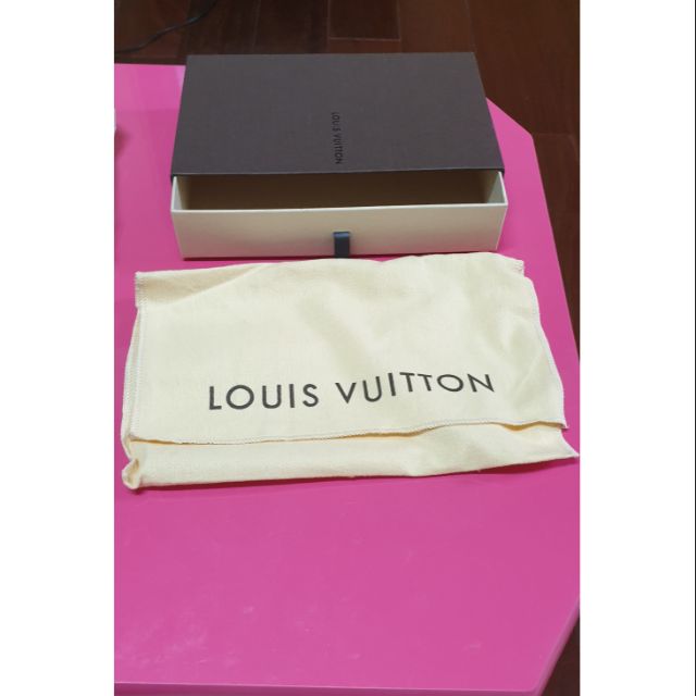 ♥️保證真品♥️ LV Louis Vuitton  長夾紙盒 抽屜式 還有防塵布喔！🥰