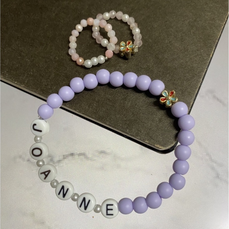 客製英文名 小花串珠手鍊手工彈力繩珍珠手鍊 生日禮物 姊妹鍊 可客製 蝦皮購物