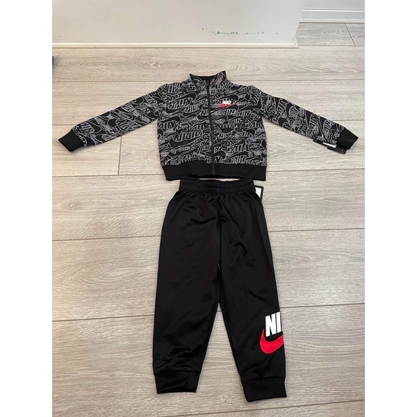 Nike嬰童/兒童長袖套裝（外套+褲子）