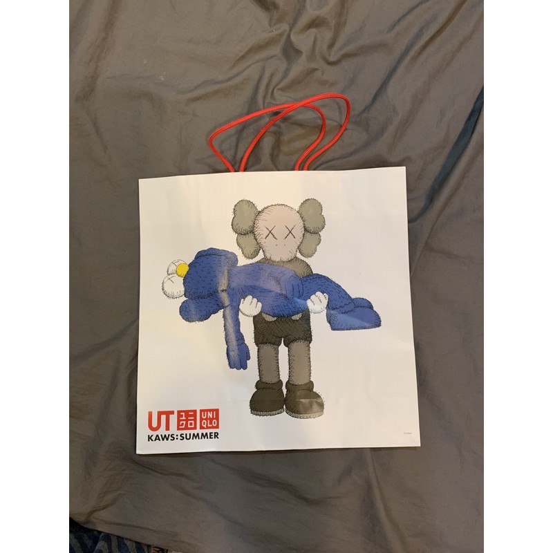 Kaws Uniqlo 聯名紙袋