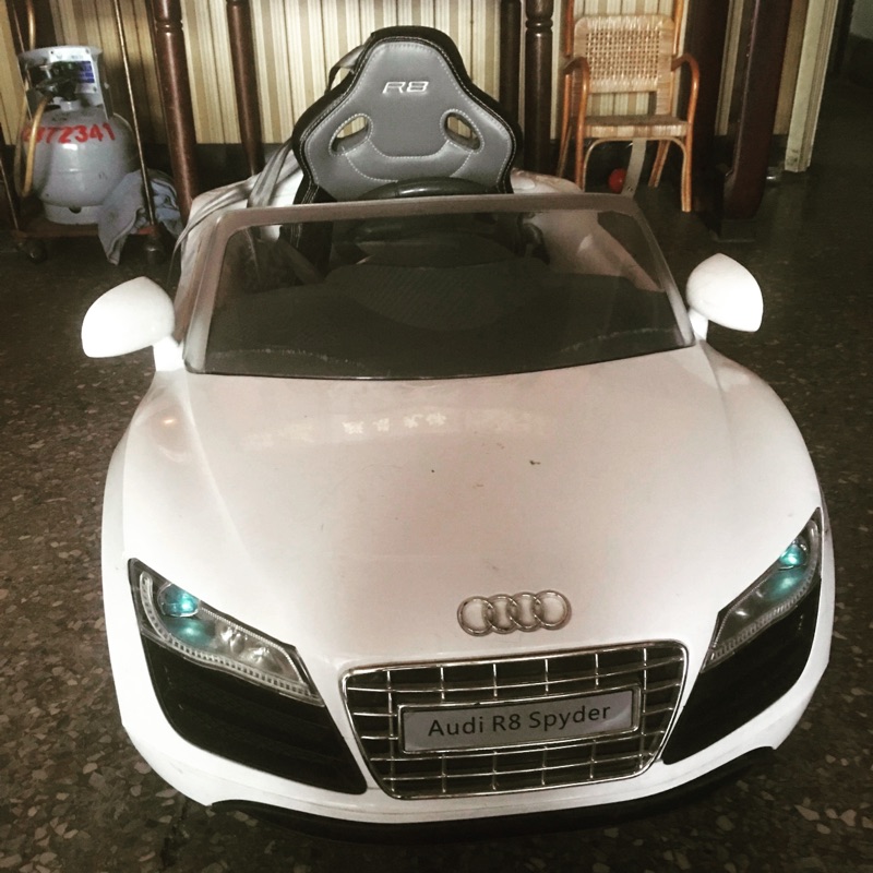 奧迪Audi R8兒童電動車 遙控車 鋼鐵人同款