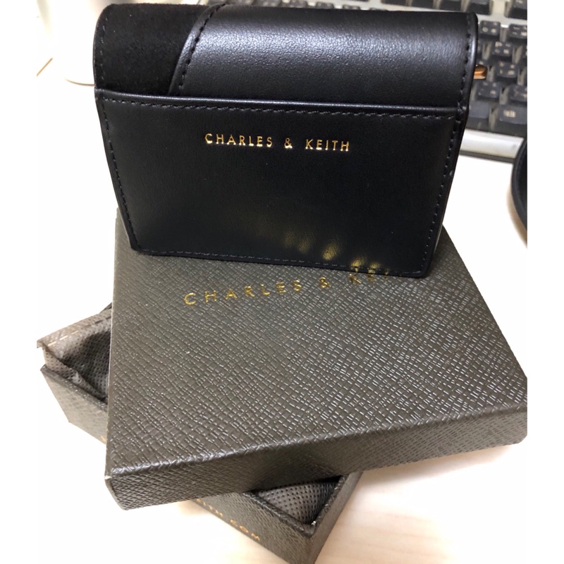 CHARLES &amp; KEITH 皮革麂皮拼接 短夾/卡夾/零錢包