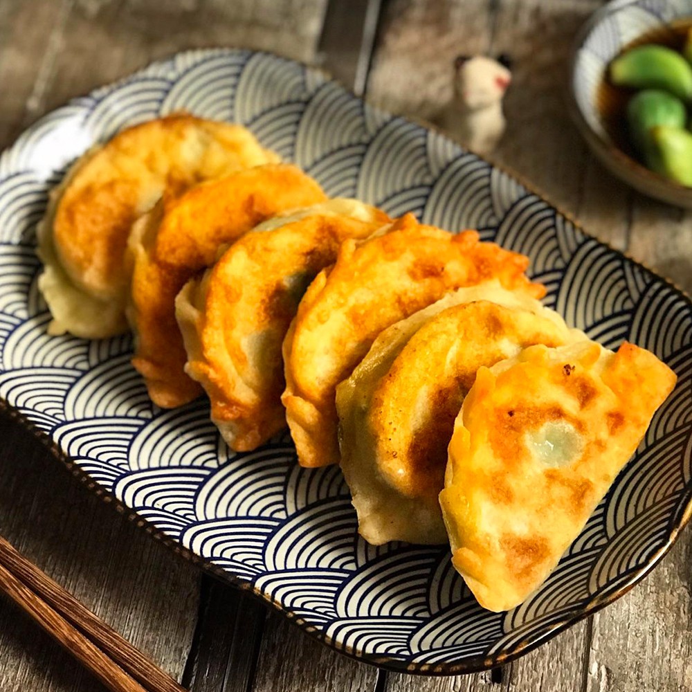 大江生鮮 冷凍韭香盒 高麗菜盒 台灣傳統小吃 韭菜盒子 高麗菜盒子 餃子 包子 煎包 蝦皮購物