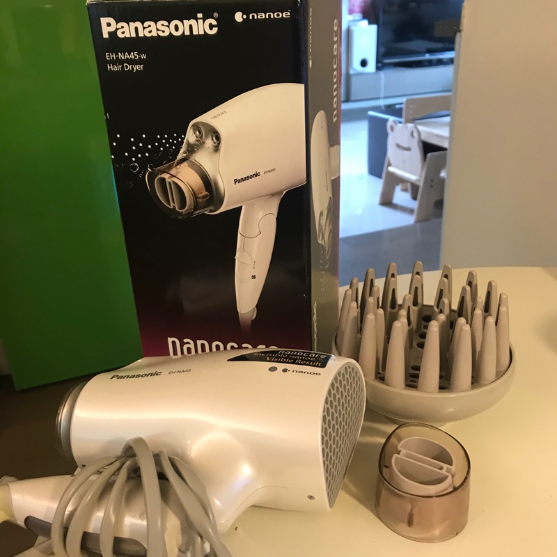二手國際牌奈米水離子吹風機Panasonic ．nanocare EH-NA45-w