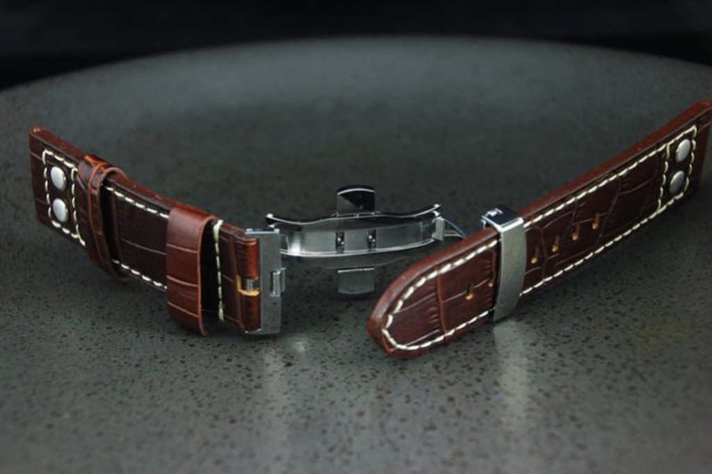 20mm or 22mm Hamilton 的新衣軍錶飛行風格鉚釘咖啡色壓鱷魚皮紋,雙按式彈扣
