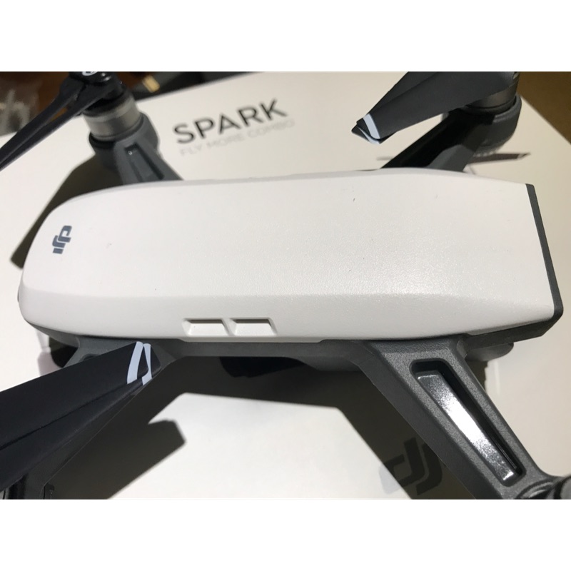 DJI Spark 全能套裝(四個電池)+CARE